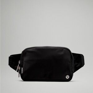 NWT Lululemon Belt Bag 2L Black